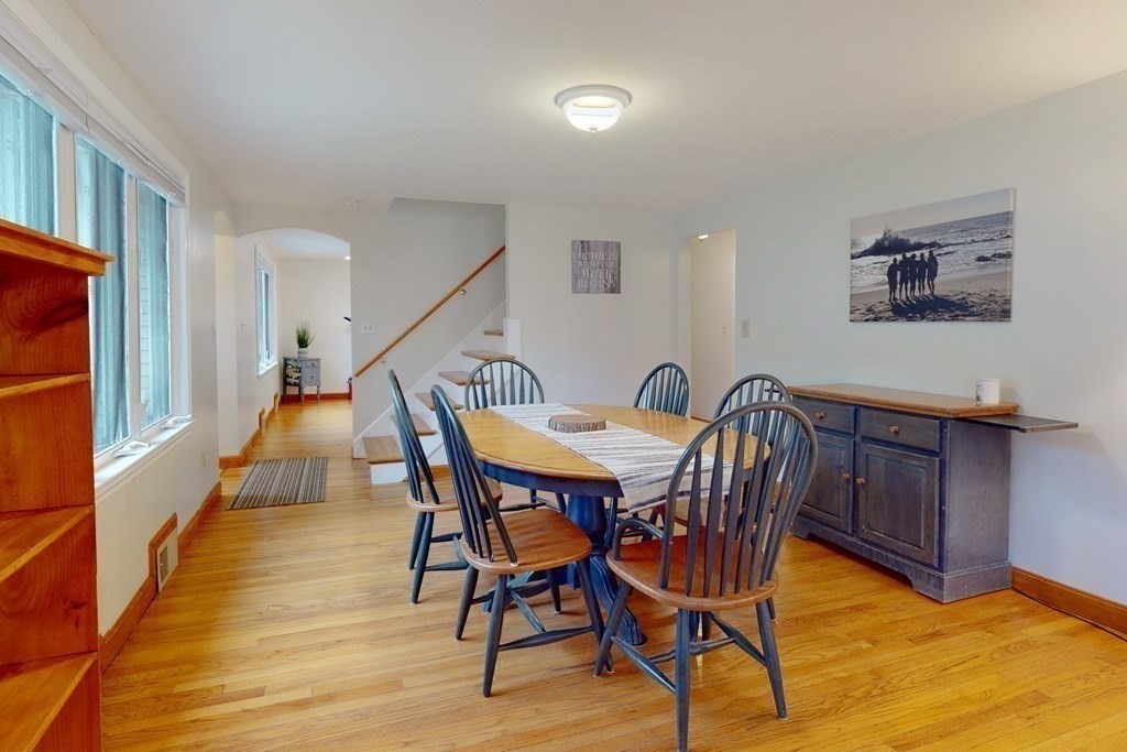 47 Windsor Road Norwood, MA 02062 - Photo 5 of 41 Gallery Image 5