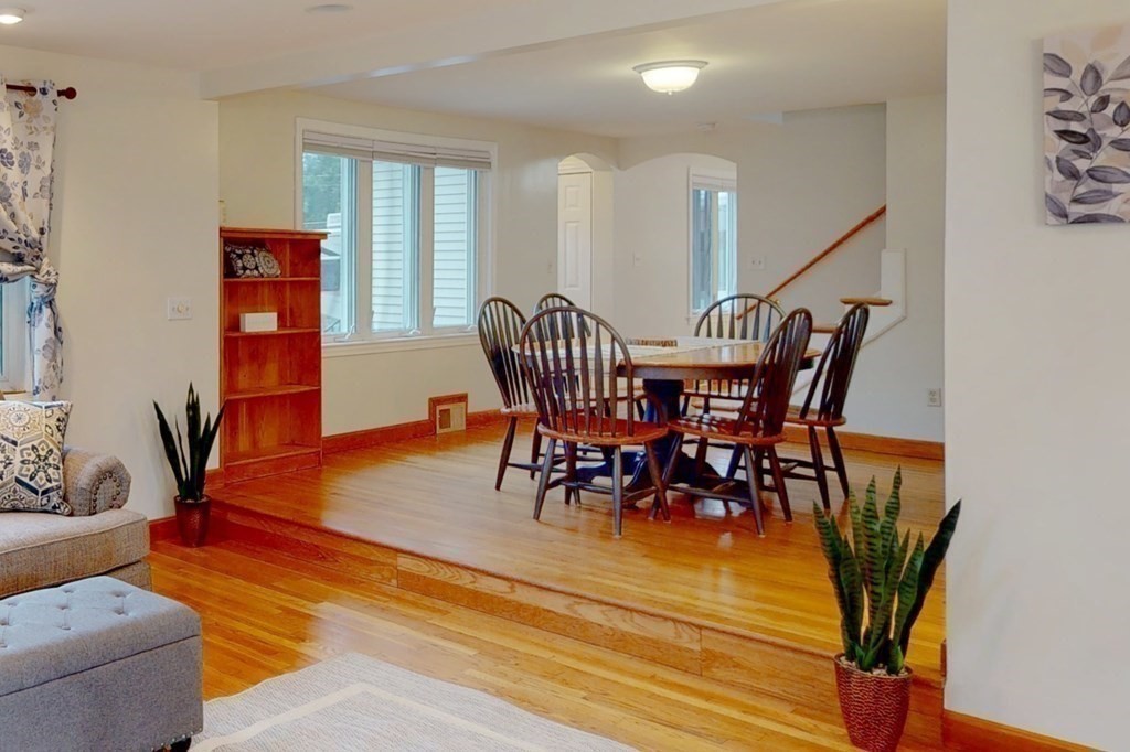 47 Windsor Road Norwood, MA 02062 - Photo 6 of 41 Gallery Image 6