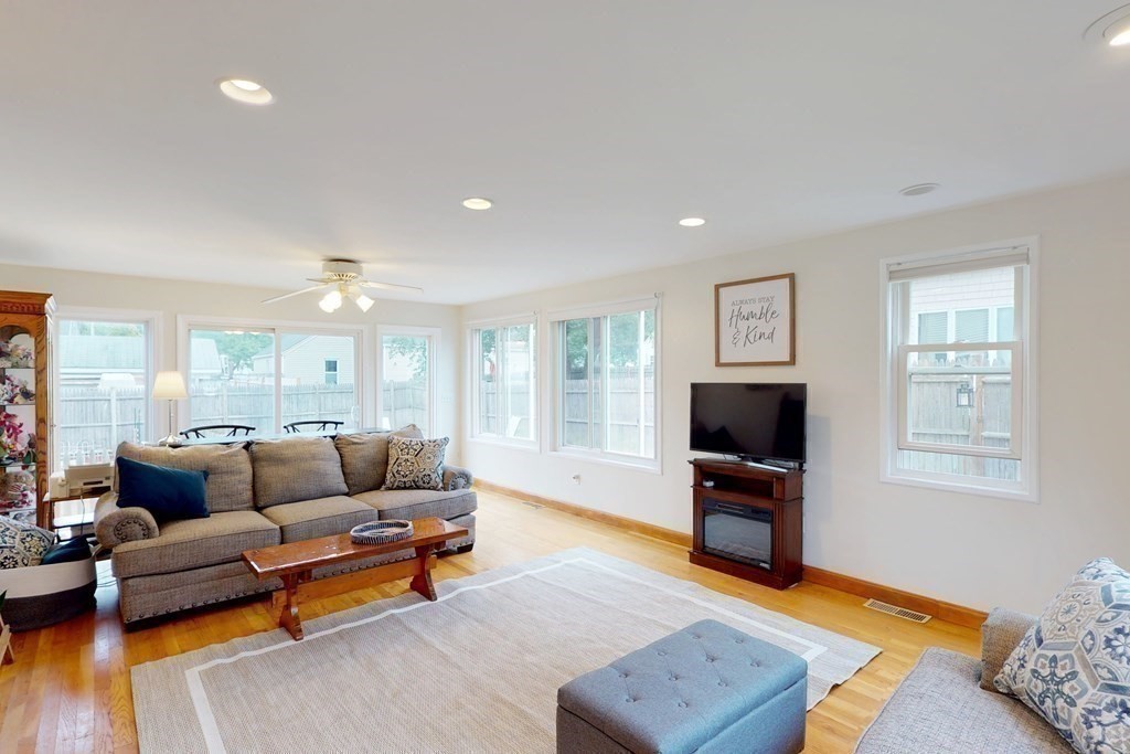 47 Windsor Road Norwood, MA 02062 - Photo 8 of 41 Gallery Image 8