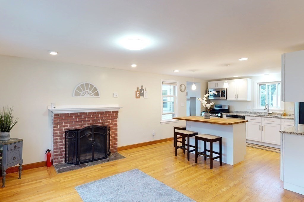 47 Windsor Road Norwood, MA 02062 - Photo 10 of 41 Gallery Image 10