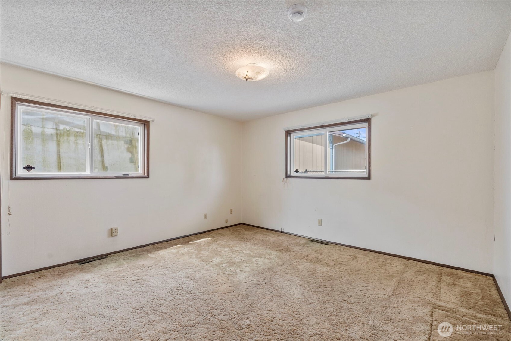 3412 Russell Road Centralia, WA 98531 - Photo 23 of 40