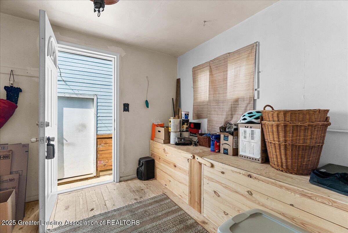 900 Dunlap Street Lansing, MI 48910 - Photo 23 of 30 Back entry with built in storage benches