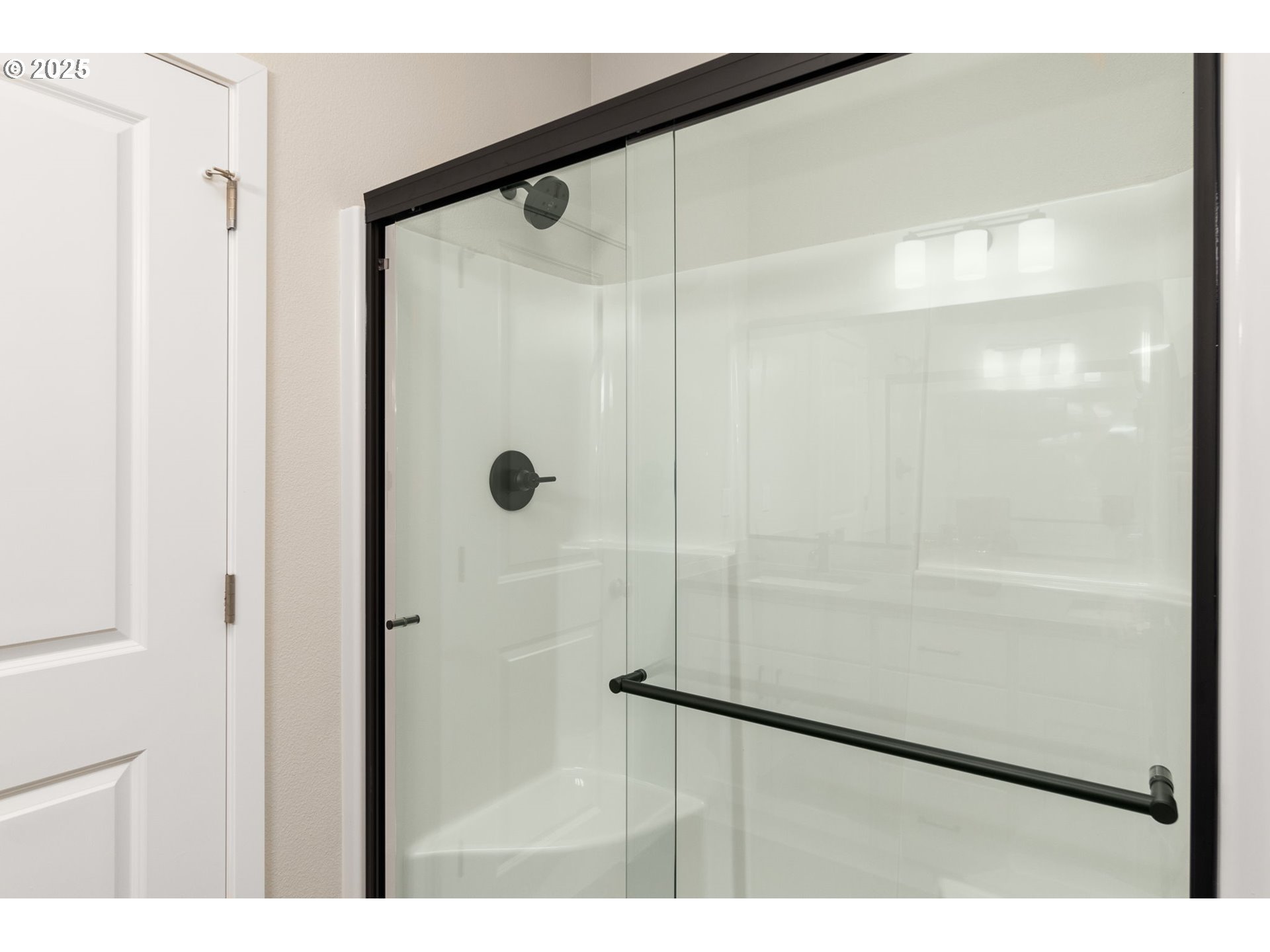 5153 Southeast Davis Road Hillsboro, OR 97123 - Photo 15 of 28