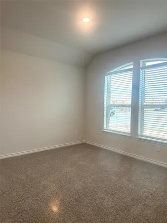 $2,500 | 655 Divine Gardens Drive, Lavon, TX 75166