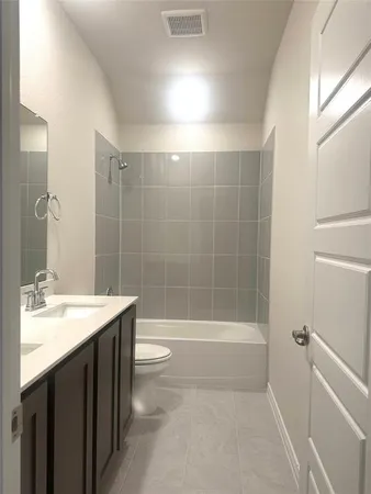 $2,500 | 655 Divine Gardens Drive, Lavon, TX 75166