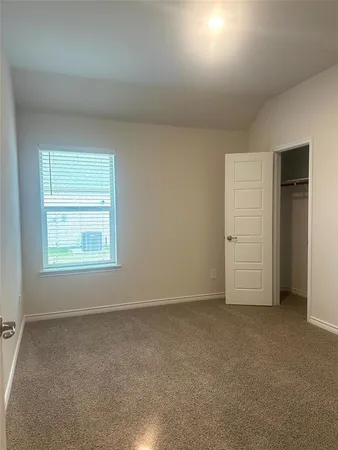 $2,500 | 655 Divine Gardens Drive, Lavon, TX 75166