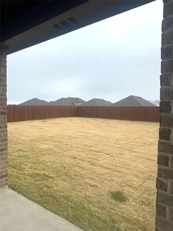 $2,500 | 655 Divine Gardens Drive, Lavon, TX 75166