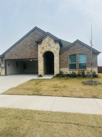 $2,500 | 655 Divine Gardens Drive, Lavon, TX 75166