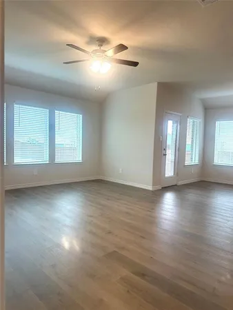 $2,500 | 655 Divine Gardens Drive, Lavon, TX 75166