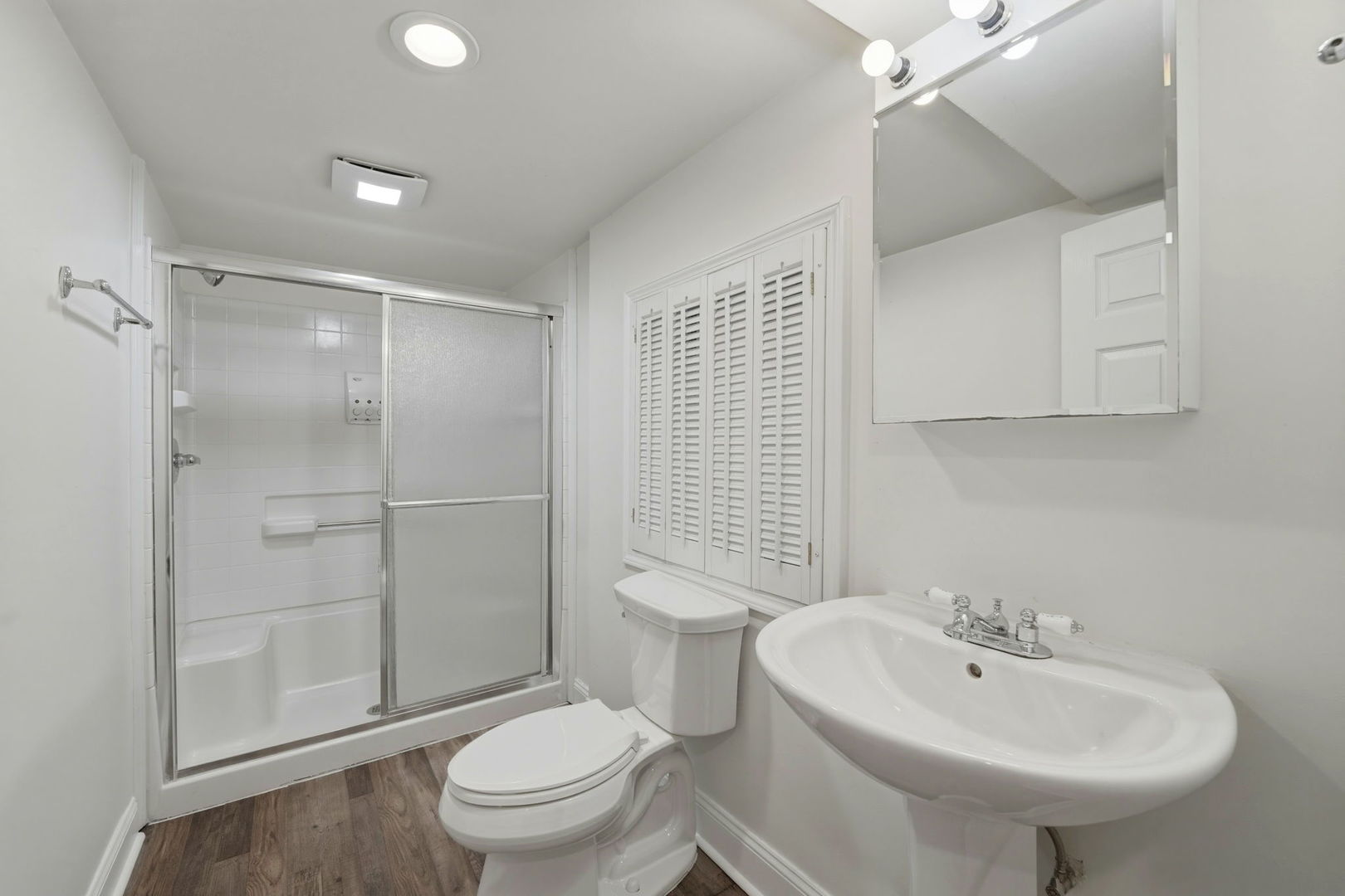 5212 Briarcrest Lane Long Grove, IL 60047 - Photo 38 of 50 a bathroom with a sink toilet and shower