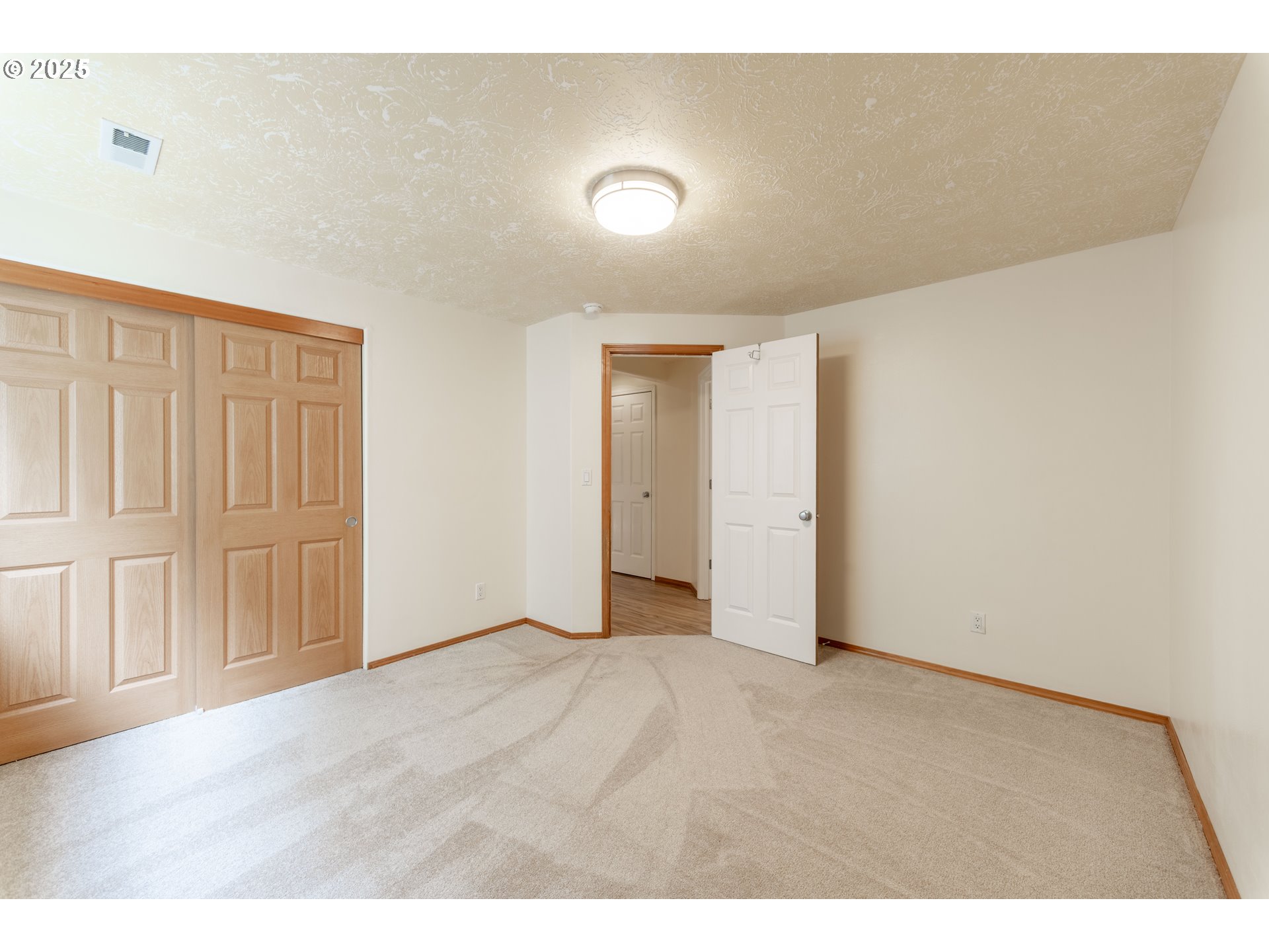 37455 Emerald Cascade Street Sandy, OR 97055 - Photo 32 of 46 Bedroom