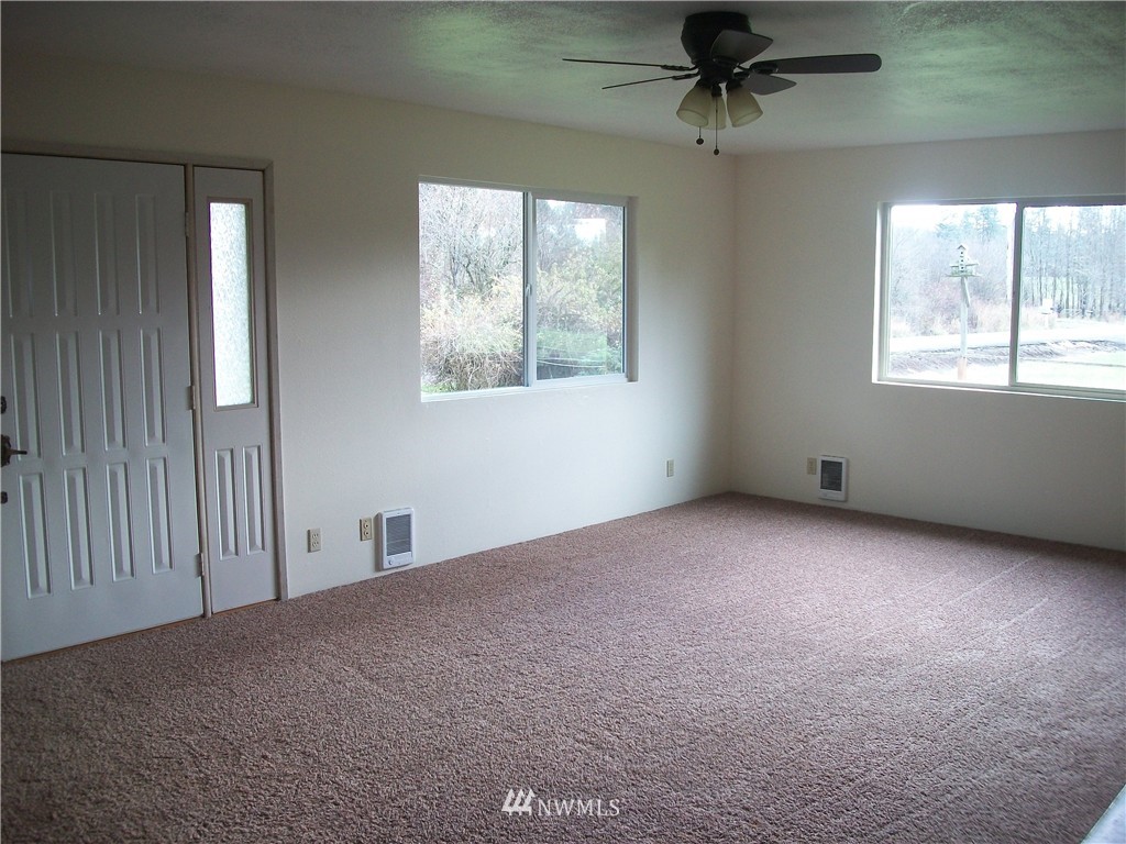 243 Tryon Road Onalaska, WA 98570 - Photo 3 of 21 Gallery Image 3