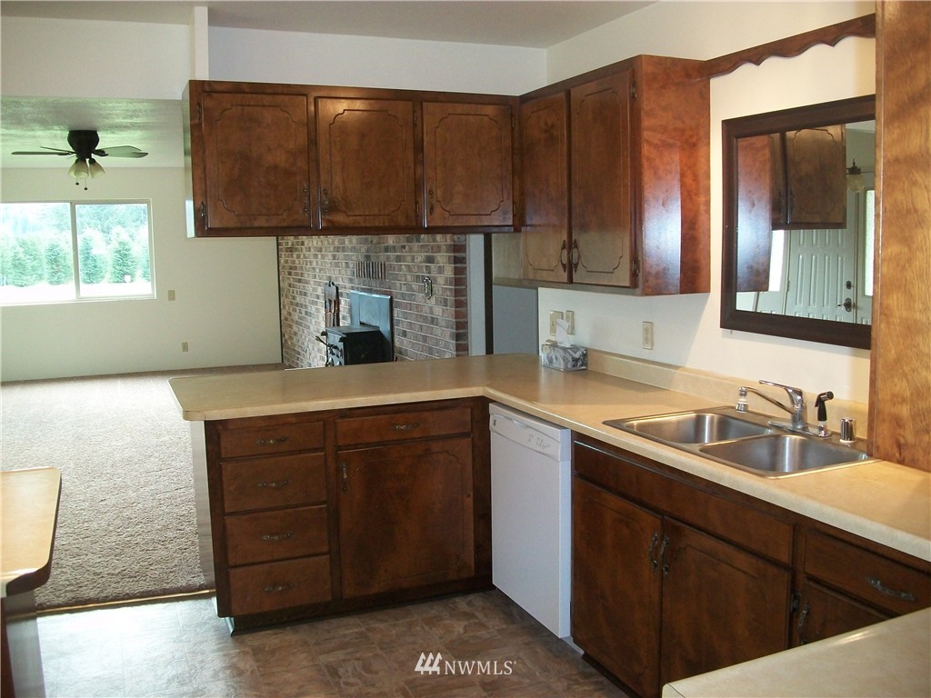 243 Tryon Road Onalaska, WA 98570 - Photo 6 of 21 Gallery Image 6