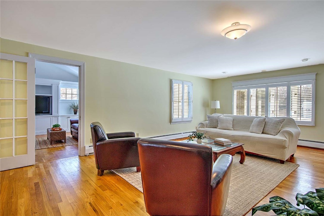 11 Elton Road Barrington, RI 02806 - Photo 7 of 43