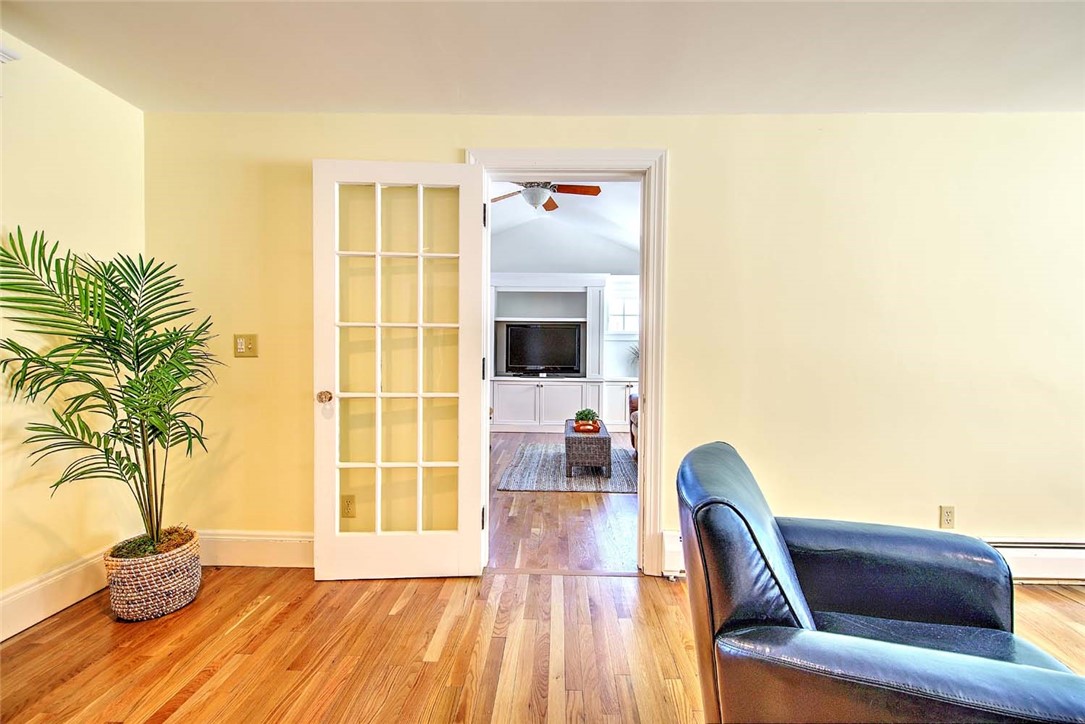 11 Elton Road Barrington, RI 02806 - Photo 8 of 43