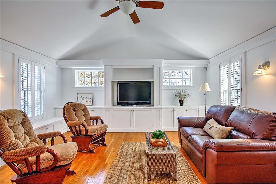 11 Elton Road Barrington, RI 02806 - Photo 10 of 43