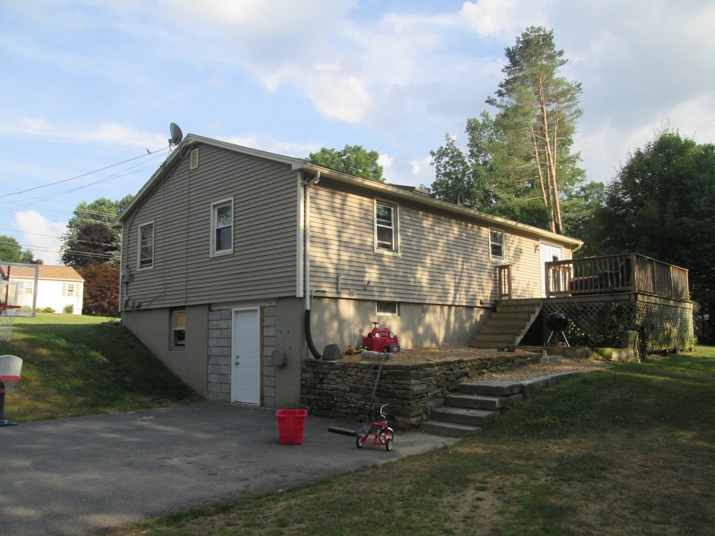 97 Meadow Road Spencer, MA 01562 - Photo 4 of 13 Gallery Image 4