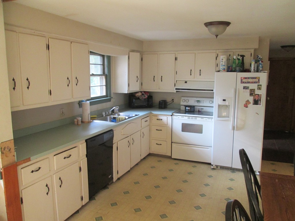 97 Meadow Road Spencer, MA 01562 - Photo 9 of 13 Gallery Image 9