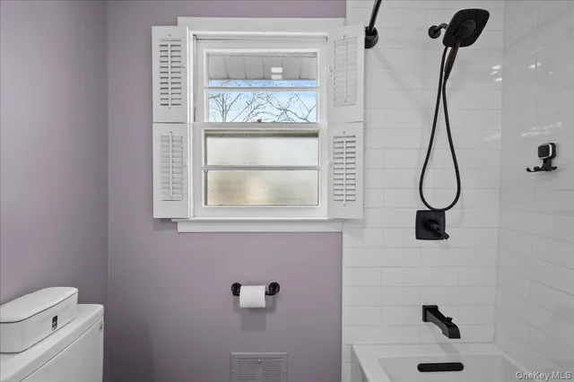 $1,075,000 | 1079 Weaver Street, New Rochelle, NY 10804