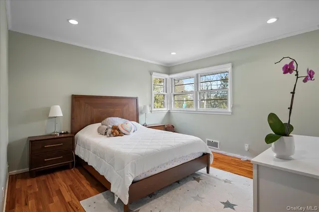 $1,075,000 | 1079 Weaver Street, New Rochelle, NY 10804