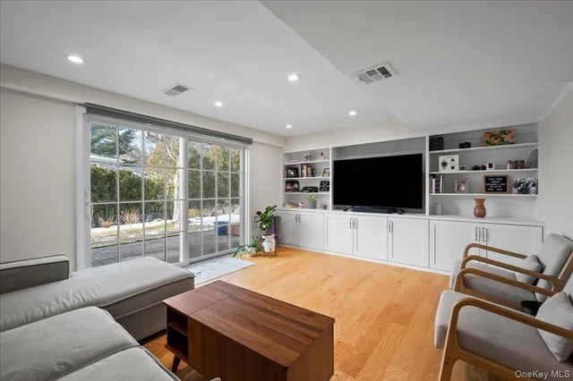 $1,075,000 | 1079 Weaver Street, New Rochelle, NY 10804