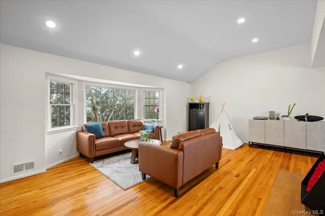 $1,075,000 | 1079 Weaver Street, New Rochelle, NY 10804