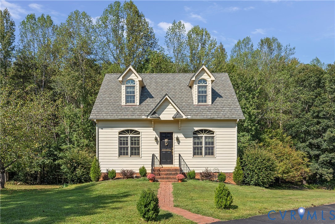 2110 Hawk Town Road Maidens, VA 23102 - Photo 36 of 50 front view of house with a yard