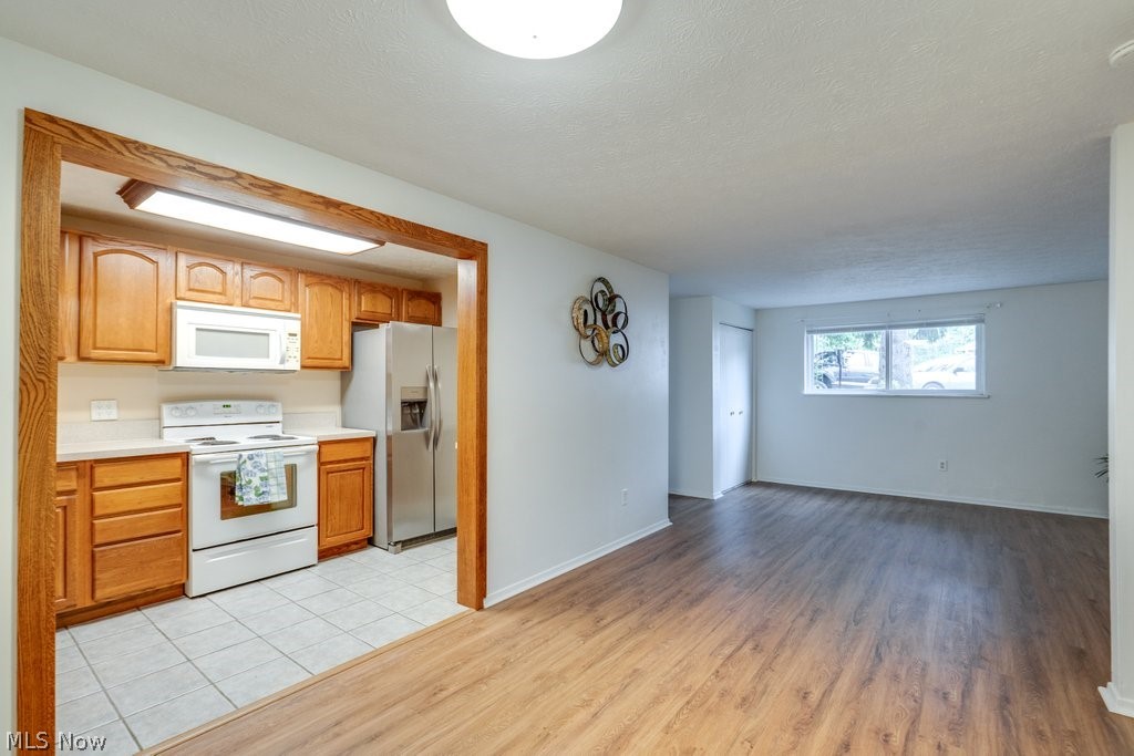 216 Moore Road, Unit 4M Avon Lake, OH 44012 - Photo 7 of 20