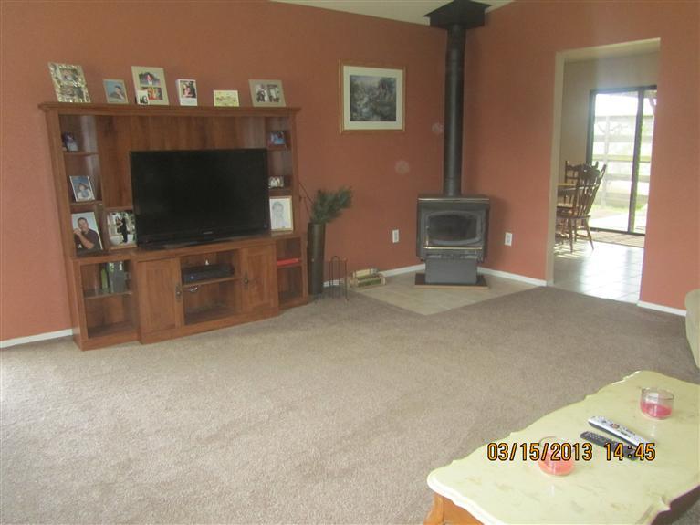 42536 Ranger Cir Way Coarsegold, CA 93614 - Photo 4 of 15 Gallery Image 4