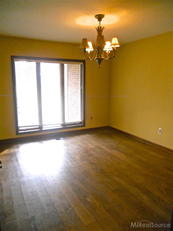 208 North Baldwin Road Clarkston, MI 48348 - Photo 7 of 31