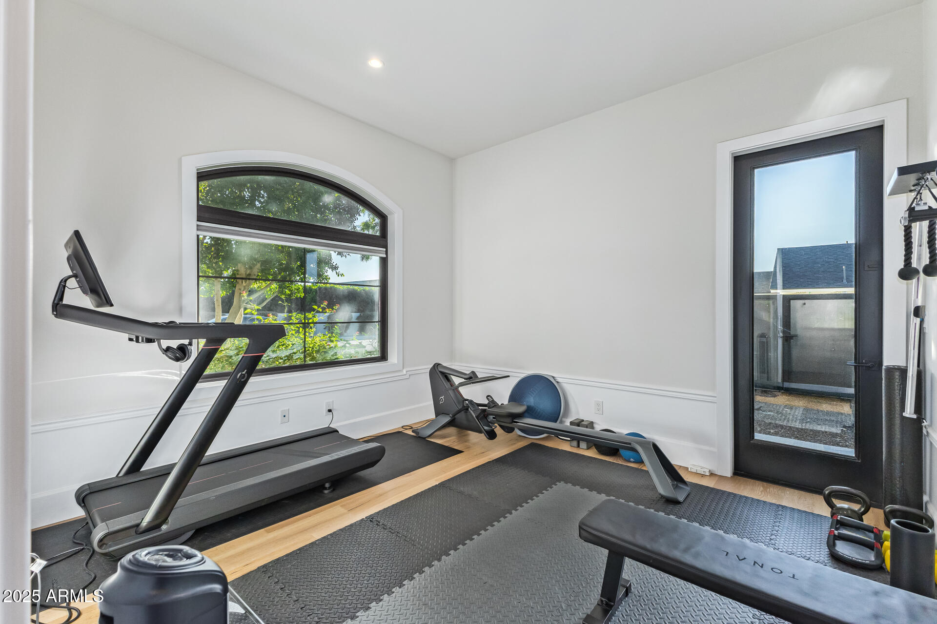 3810 East Campbell Avenue Phoenix, AZ 85018 - Photo 26 of 41 a room with gym equipment