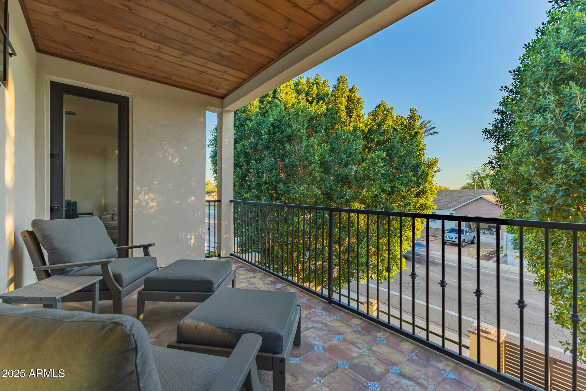 3810 East Campbell Avenue Phoenix, AZ 85018 - Photo 32 of 41 a balcony with furniture