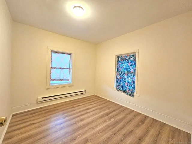 $1,300 | 6 Frederick Court, Unit 1, Waterbury, CT 06710