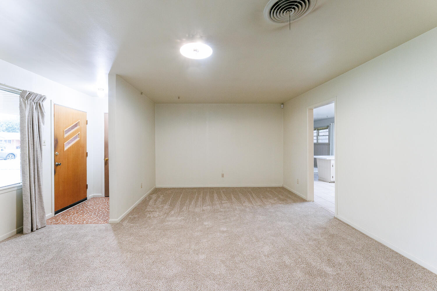 5220 7th Street Lubbock, TX 79416 - Photo 6 of 34 Living Room