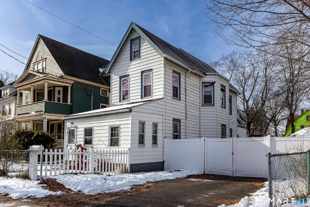 $300,000 | 123 Beacon Street, Hartford, CT 06105