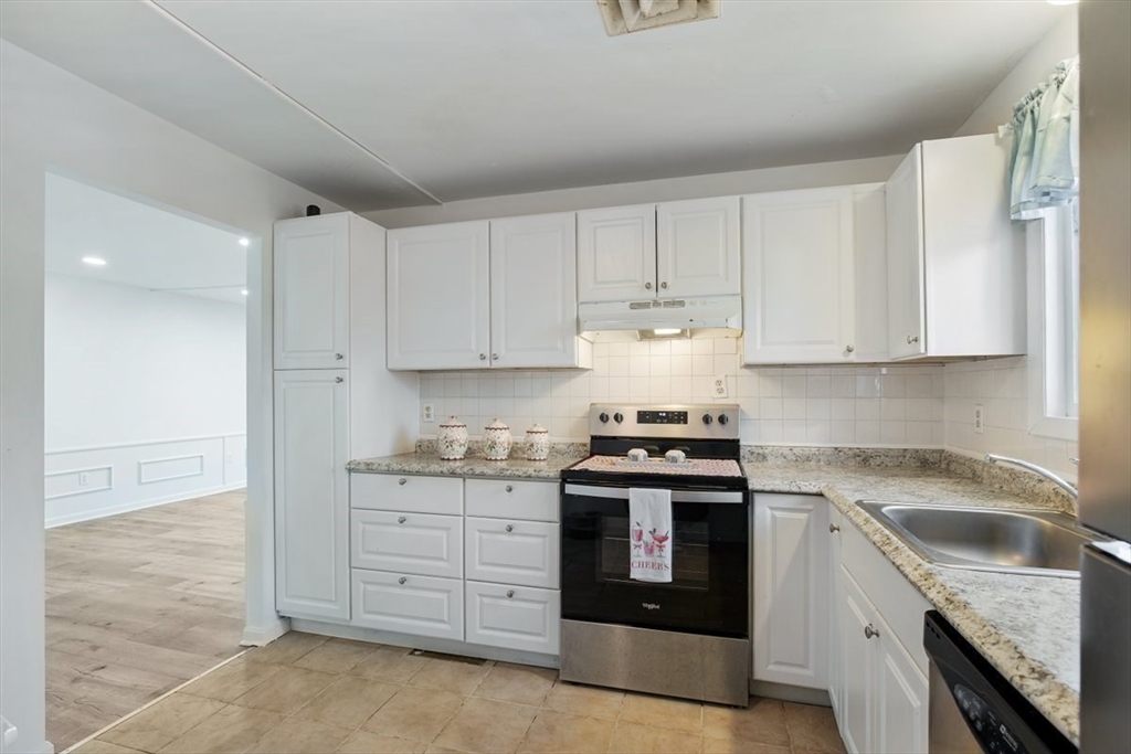 15 Oak Neck Road, Unit 11 Barnstable, MA 02601 - Photo 10 of 28 Gallery Image 10