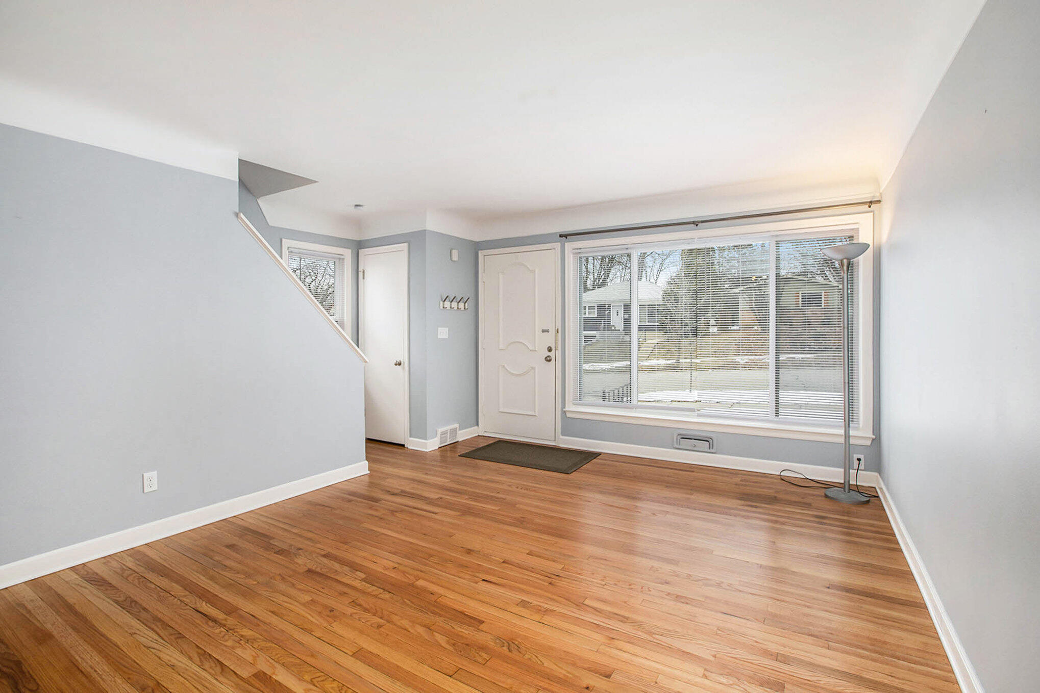 521 Snyder Avenue Ann Arbor, MI 48103 - Photo 4 of 18 Living Room
