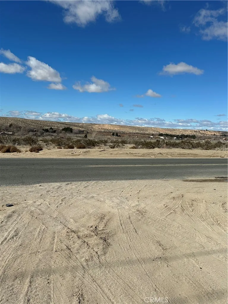 154 Rattlesnake Gulch Wrightwood, CA 92397 - Photo 4 of 6 a view of an ocean and beach