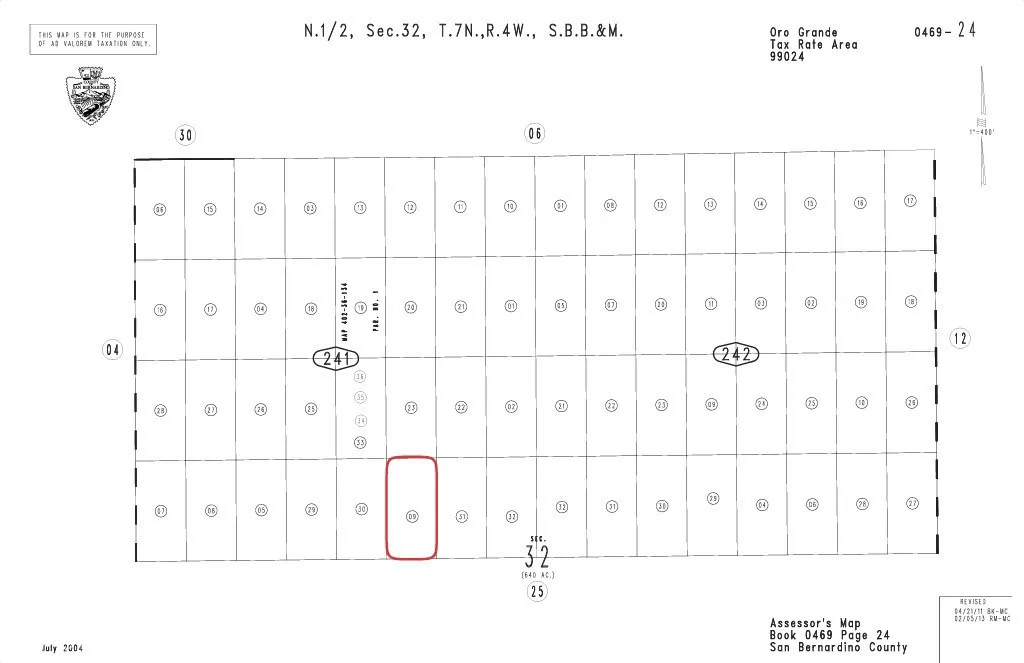 154 Rattlesnake Gulch Wrightwood, CA 92397 - Photo 6 of 6 a black and white photo of a black and white wall