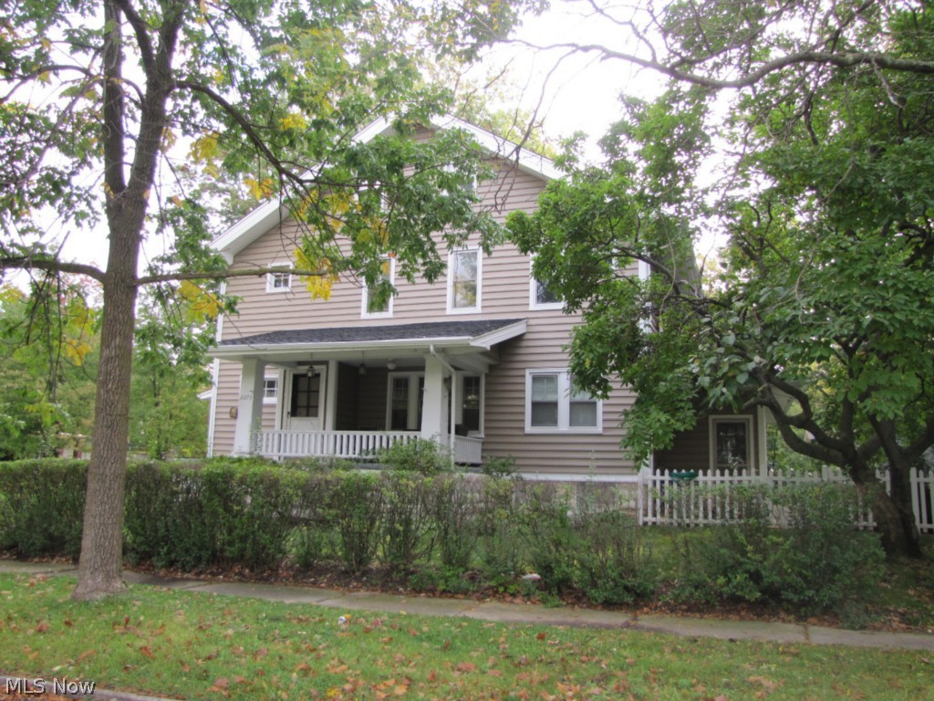 2275 Westminster Road Cleveland, OH 44118 - Photo 2 of 15
