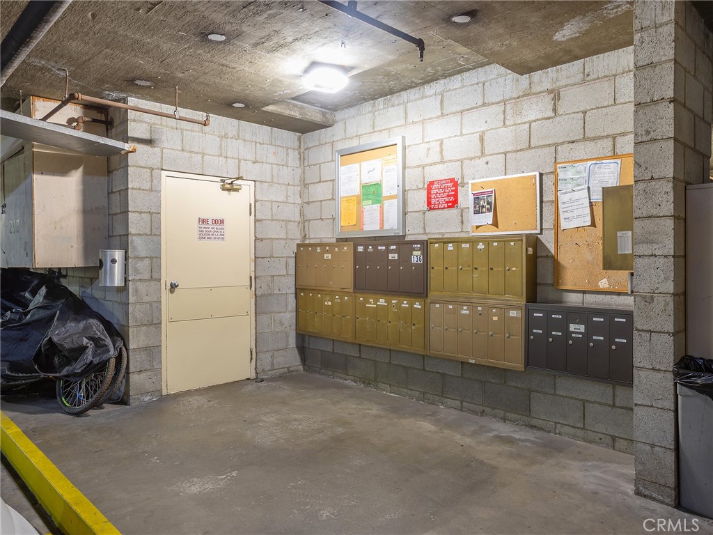 230 Bethany Road, Unit 237 Burbank, CA 91504 - Photo 25 of 43 Mailboxes