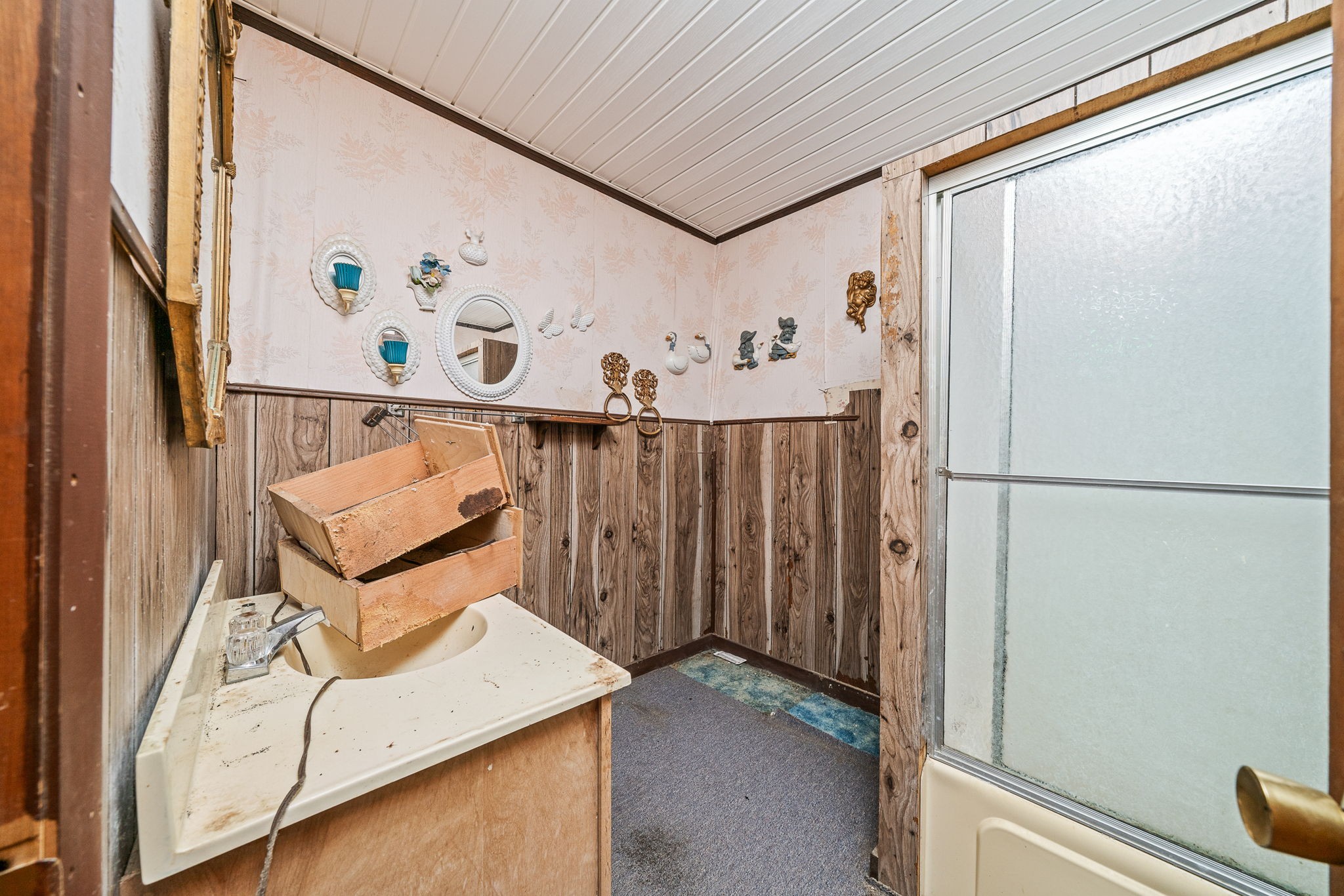 7331 Ashburn Road Baxter, TN 38544 - Photo 13 of 62 a view of front door with wooden floor