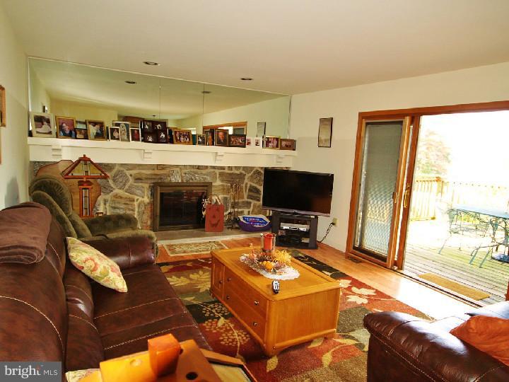 26 Wyndham Road Voorhees, NJ 08043 - Photo 12 of 25 Family Room