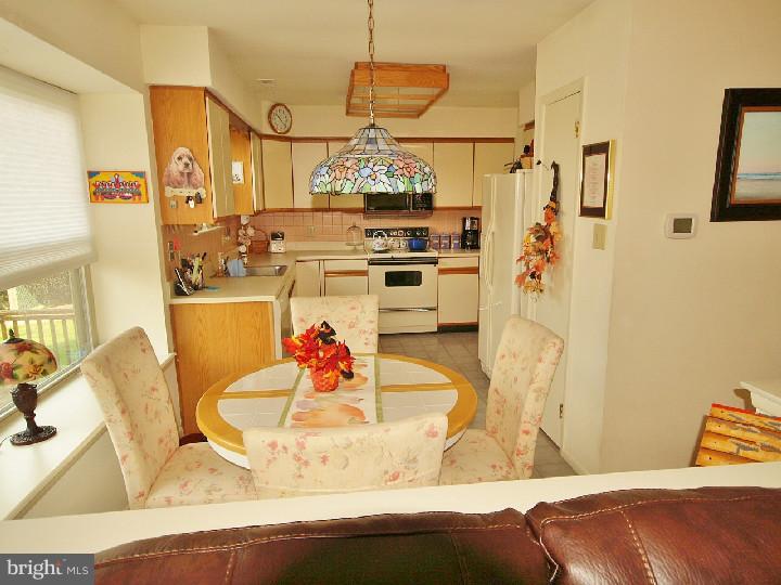 26 Wyndham Road Voorhees, NJ 08043 - Photo 13 of 25 Kitchen