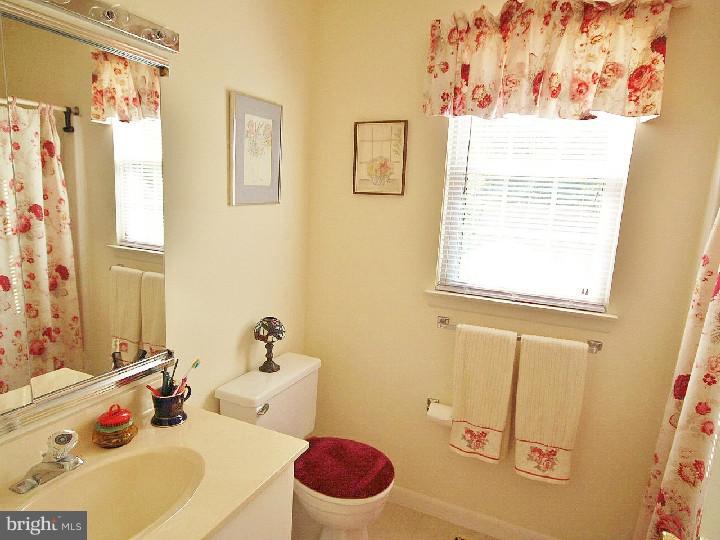 26 Wyndham Road Voorhees, NJ 08043 - Photo 22 of 25 Bathroom
