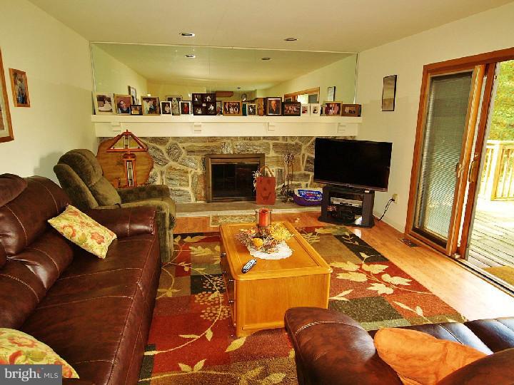 26 Wyndham Road Voorhees, NJ 08043 - Photo 9 of 25 Family Room