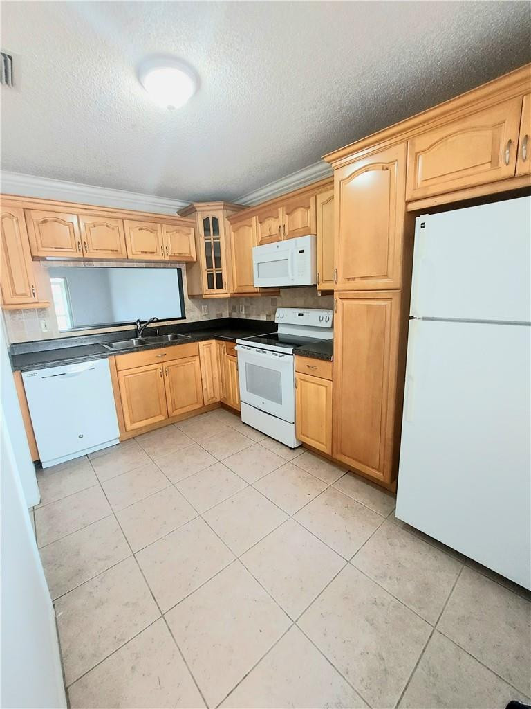 9875 Three Lakes Circle, Unit 8A Boca Raton, FL 33428 - Photo 12 of 33 Photo 12