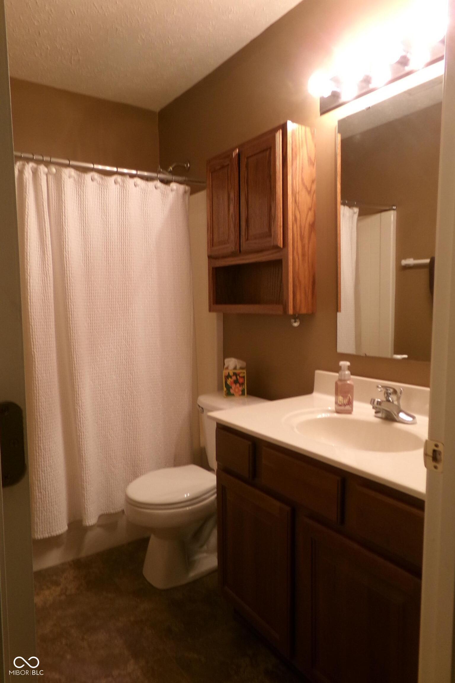 7451 Oak Knoll Drive Indianapolis, IN 46217 - Photo 27 of 50 Gallery Image 27
