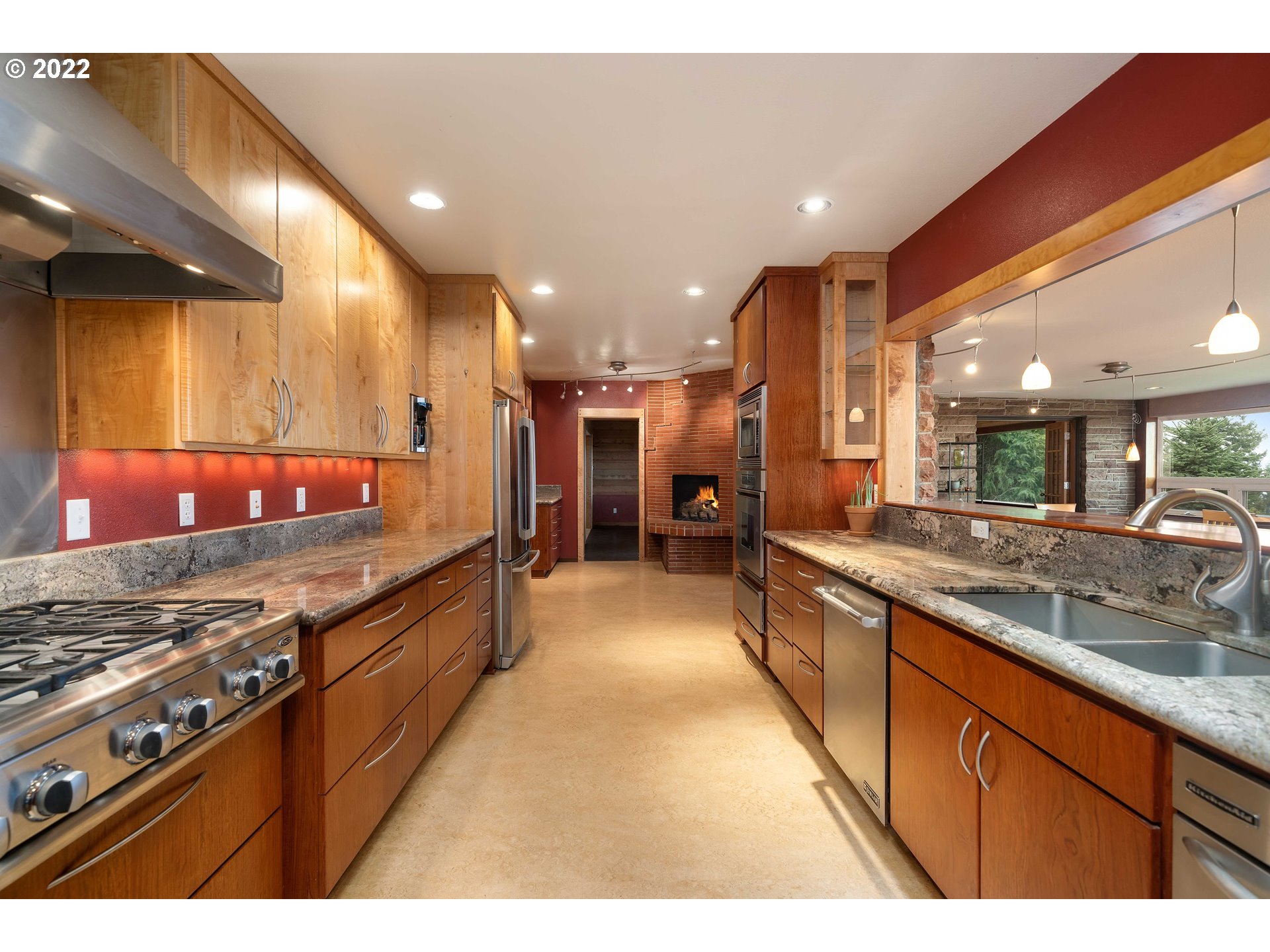 1316 Southwest Mitchell Lane Portland, OR 97239 - Photo 12 of 32 Gallery Image 12