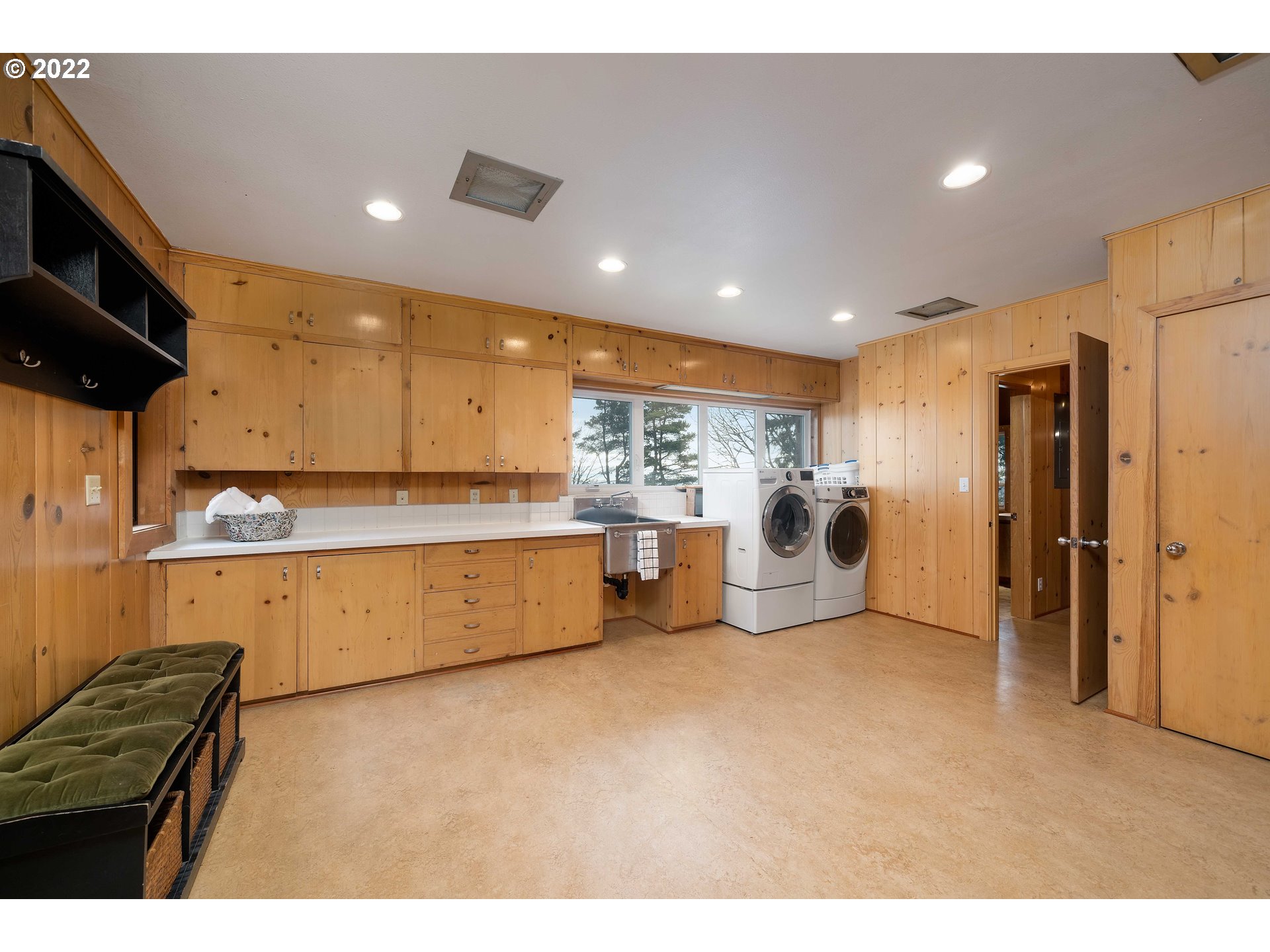 1316 Southwest Mitchell Lane Portland, OR 97239 - Photo 25 of 32 Gallery Image 25